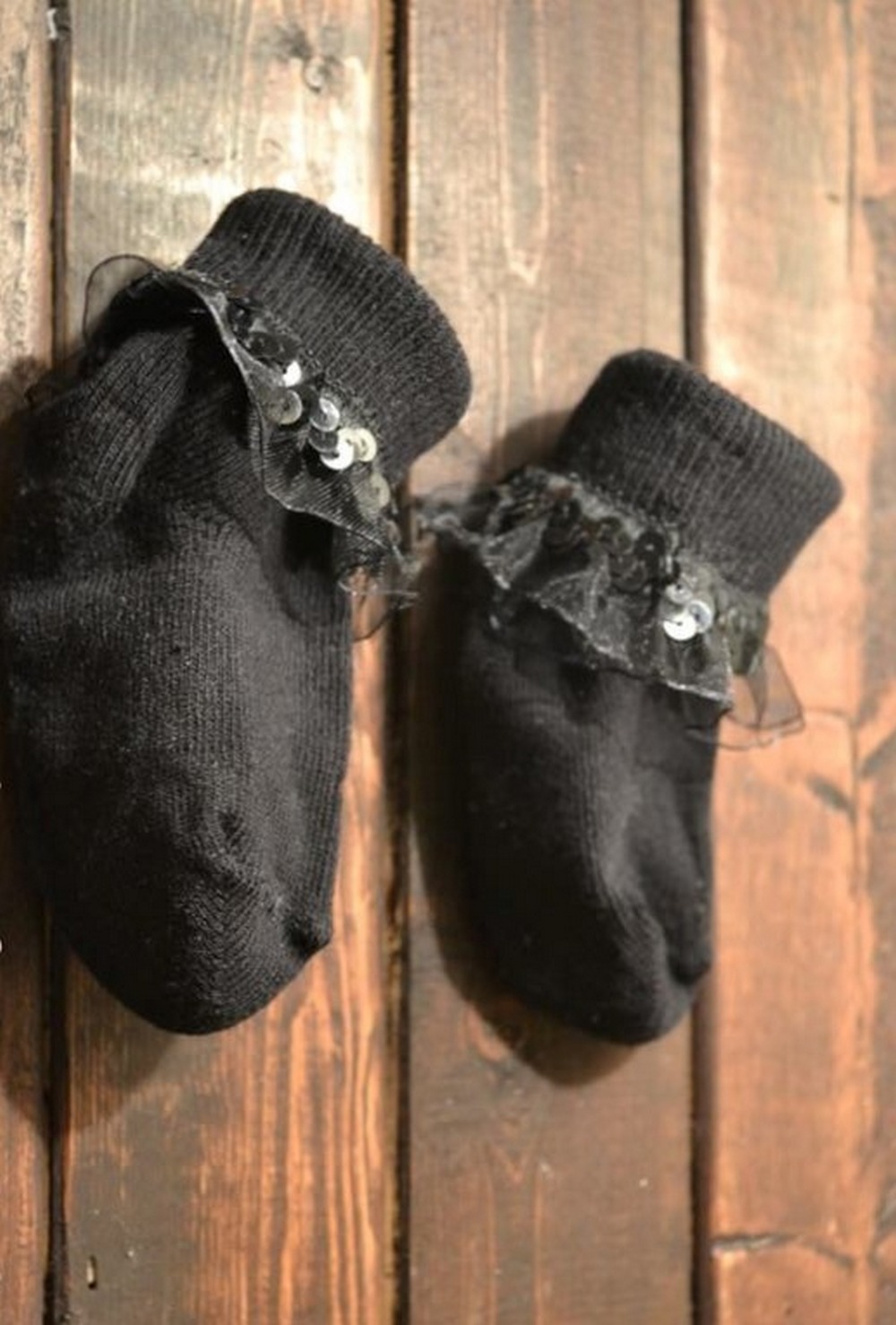 DIY Lace Ruffle Socks (Tutorial)